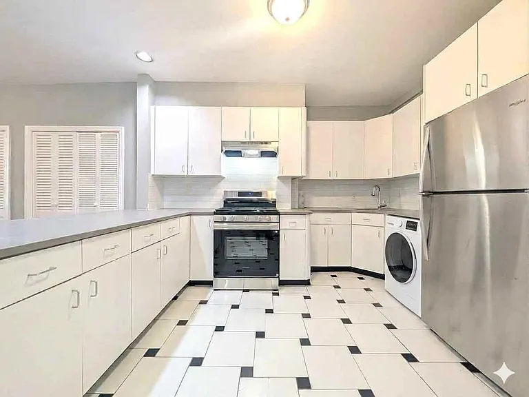 69 Beacon Ave #2 — Photo 12
