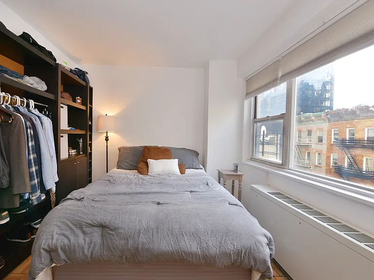 321 E 48th St #6D — Photo 4