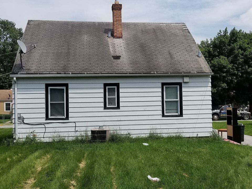 2nd image of 705 Gates St