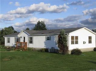 9360 Johnson Rd, Middleport, NY 14105