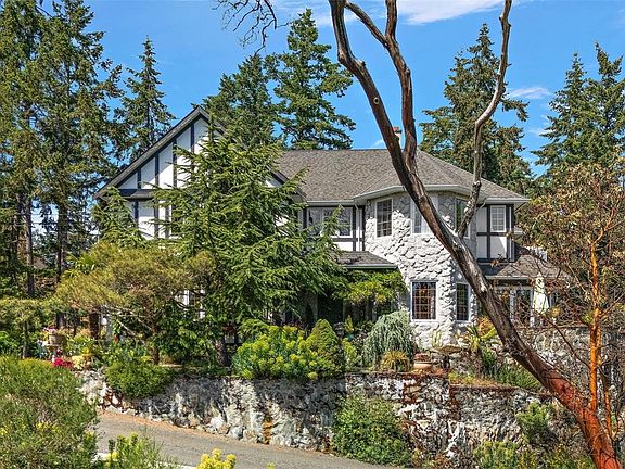 3rd image of 405 Coralee Pl