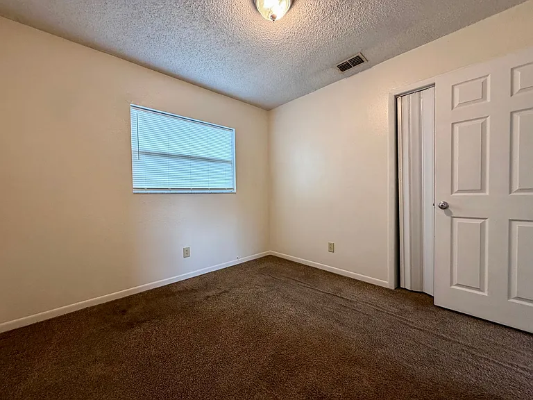 24B Euclid Dr — Photo 9