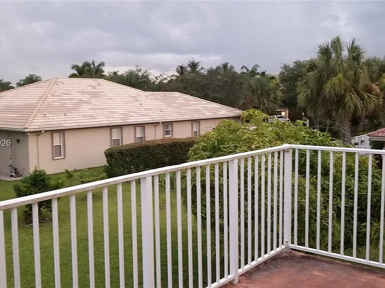 13382 Lakepointe Cir — Photo 20