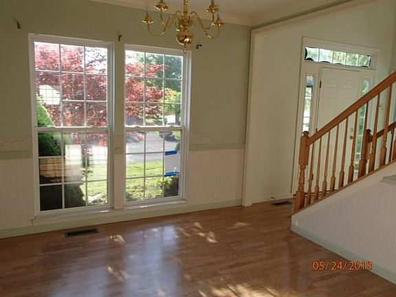 4th image of 8224 Dampier Cir
