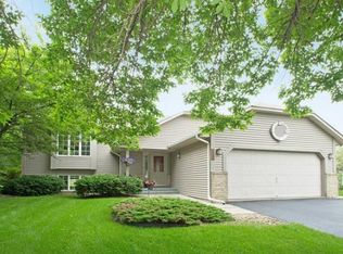 8895 Sequoia Rd, Woodbury, MN 55125