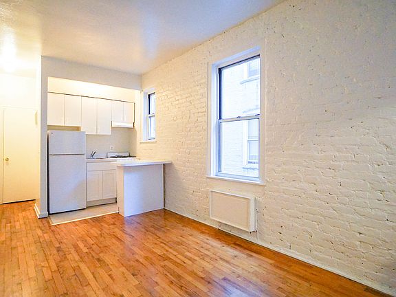 3rd image of 425 W 46th St APT 4E