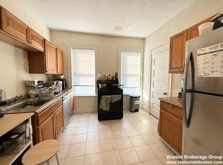 692 Columbia Rd APT 3, Boston, MA 02125