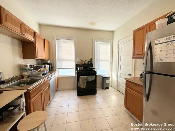 692 Columbia Rd, Boston, MA