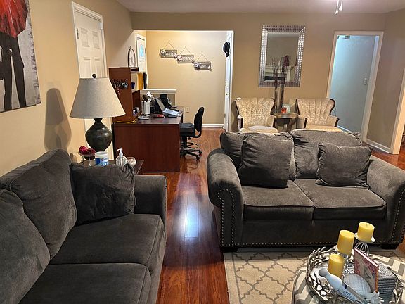 4th image of 6892 Starkenburg Ln