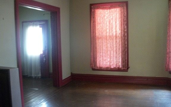 4th image of 616 N Central Ave