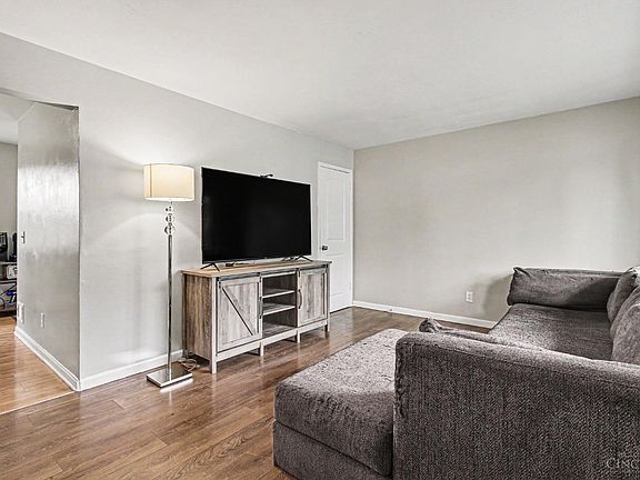 4th image of 9656 Woodmill Ln