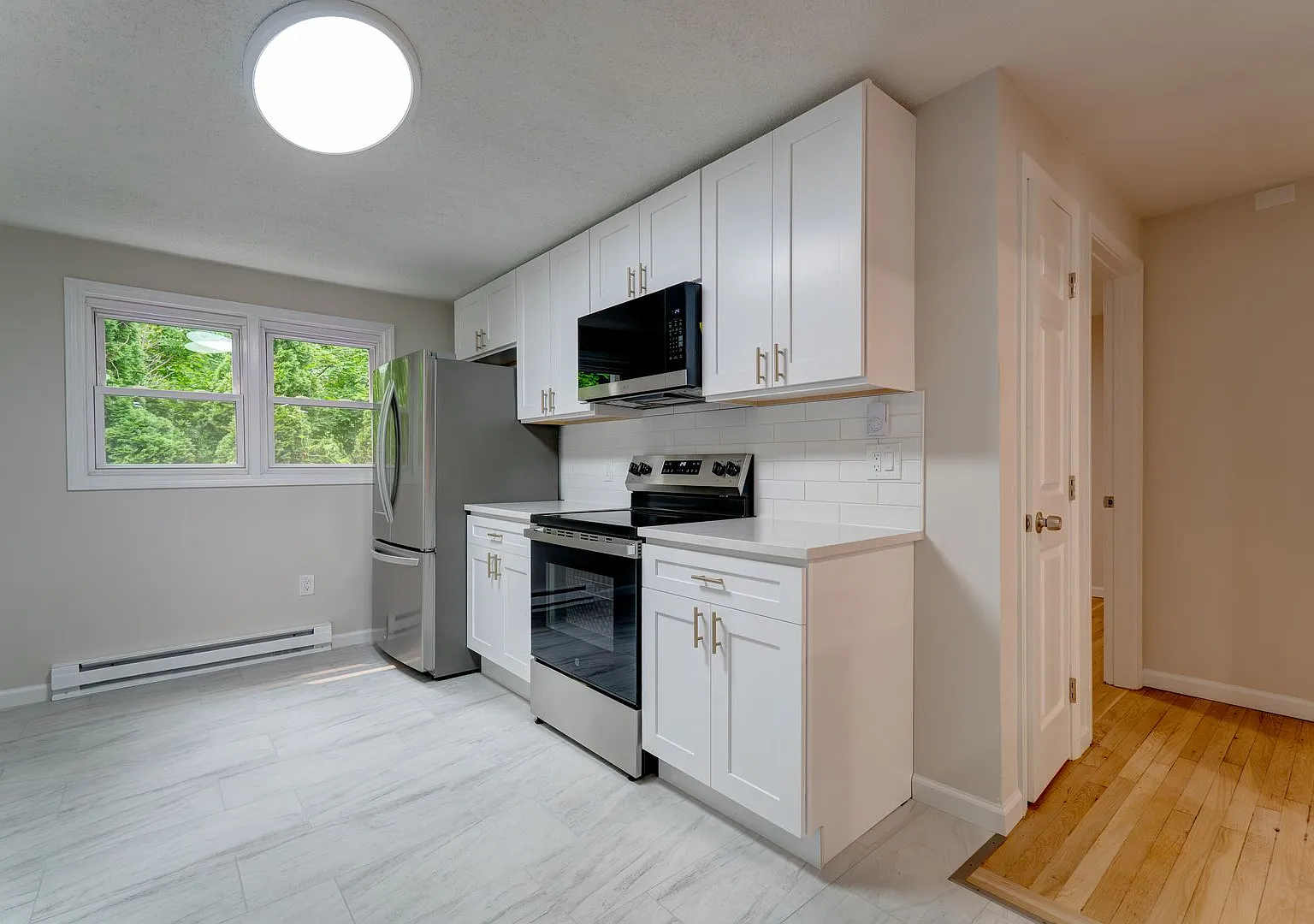 Matt Kate Apartments — Photo 4