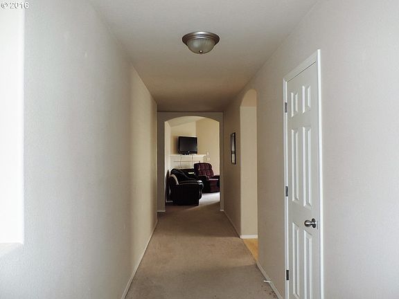 5th image of 1210 SE Marshland Ave