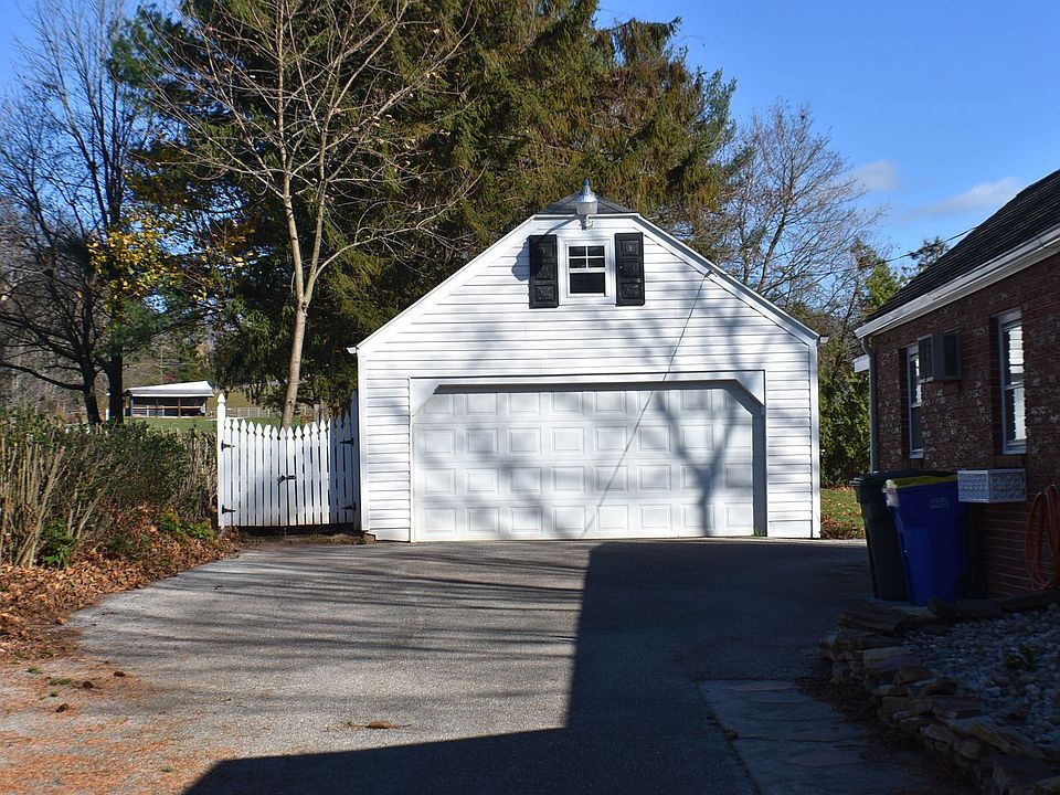 2nd image of 5831 Old Carlisle Rd