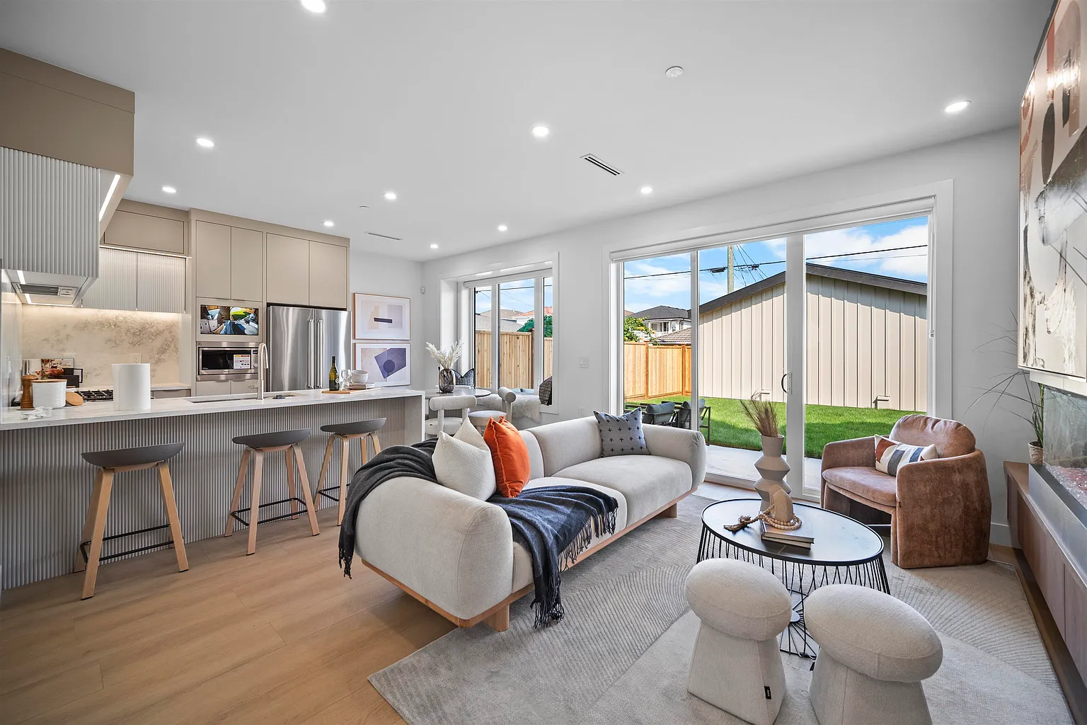 3563 E 25th Ave #2 photo 1