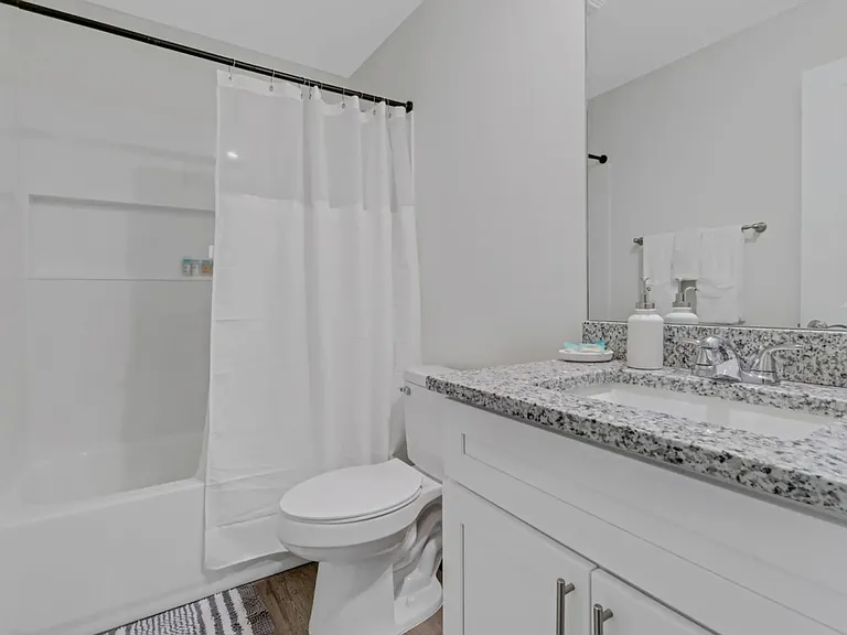1210 NE 19th Pl — Photo 17