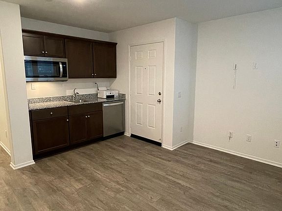 3rd image of 1455 Caroline Ct