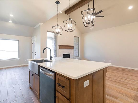 5th image of 5505 Santa Lucia Dr