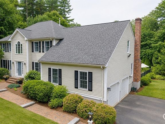 3rd image of 15 Applewood Rd