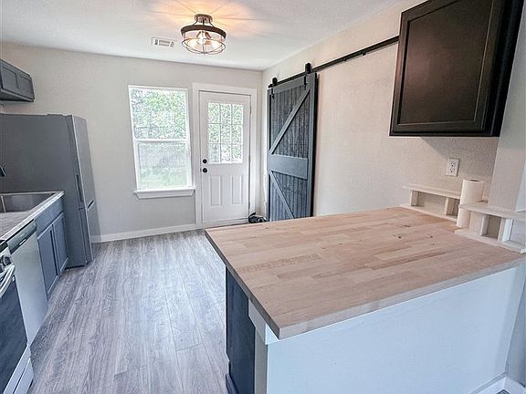 5th image of 2216 NW Pollard Ave