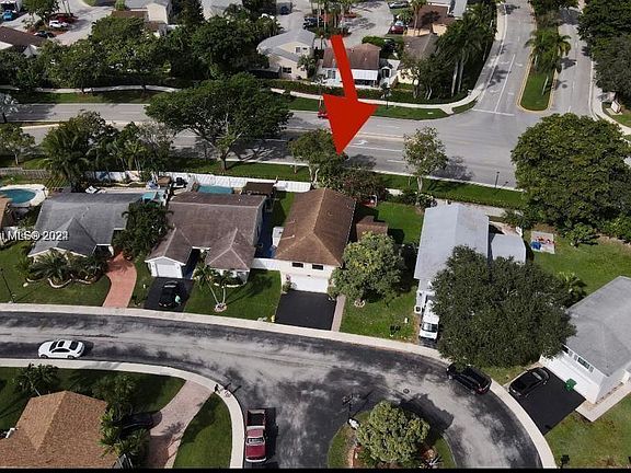 4th image of 521 Mulberry Ln