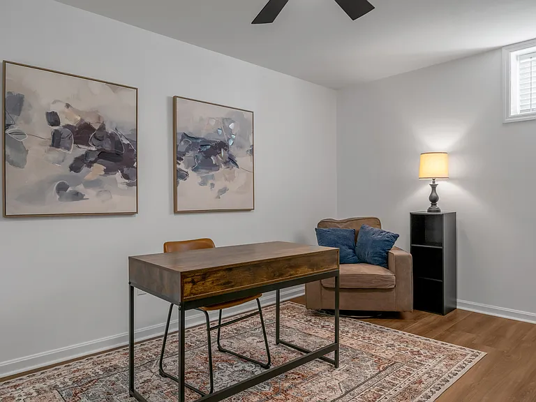 Dale Dr — Photo 18