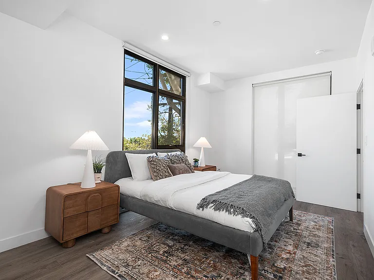 1016 N Martel Ave #108 — Photo 8
