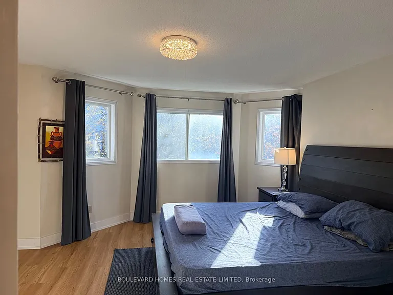 209 Bassett Blvd — Photo 16