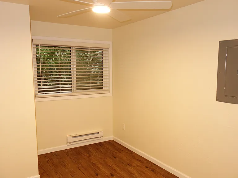 Heatherstone Park Apartments — Photo 23