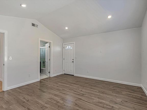 3rd image of 208 N 33rd St