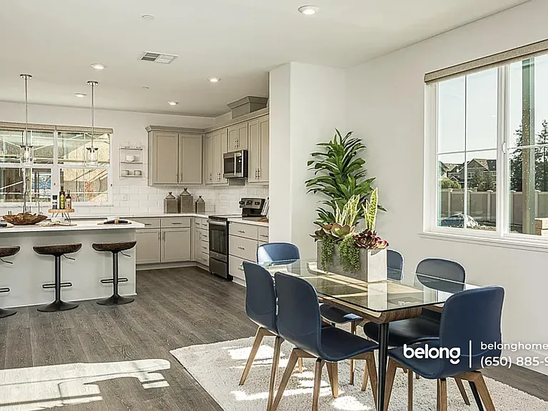 241 N N St — Photo 1