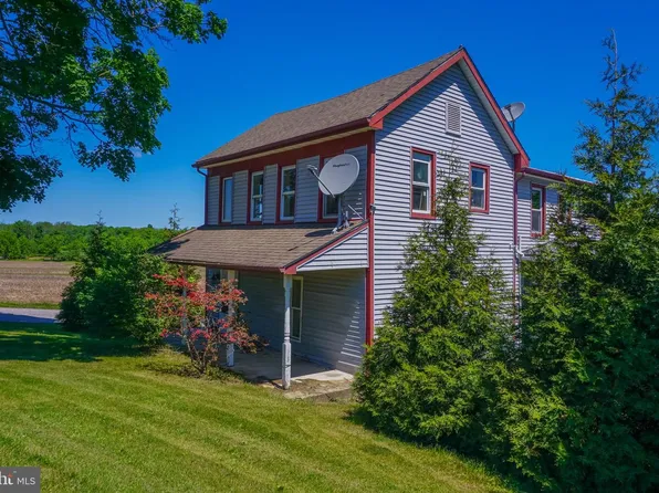 1303 Sunnyside Rd, Spring Grove, PA 17362