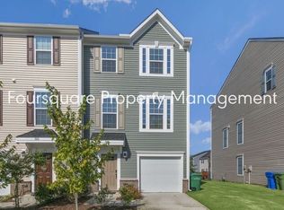 922 Arnold Place Dr, Fuquay Varina, NC 27526