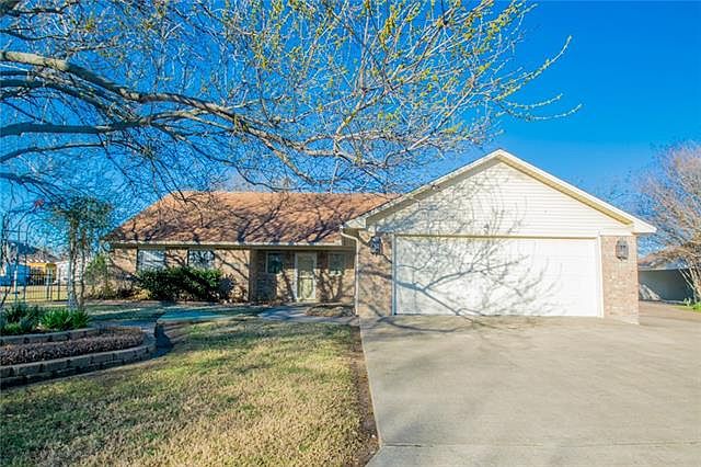 1st image of 205 Kathryn Dr