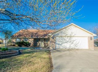 205 Kathryn Dr, Sanger, TX 76266