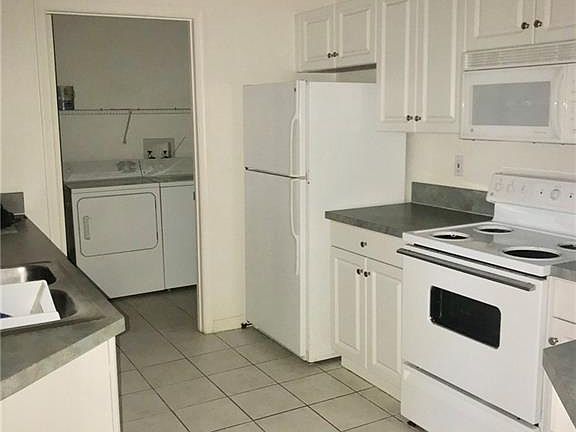 3rd image of 5045 Fairways Cir Unit 306