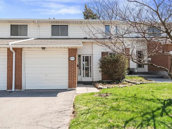 457 Woodview Rd #4, Burlington, ON L7N 2Z9