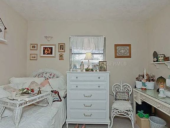 2nd image of 1628 Stanford Ln