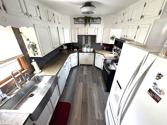 2nd image of 819 2nd St NW