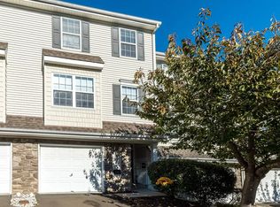 411 Fort Hill Cir, Fort Washington, PA 19034