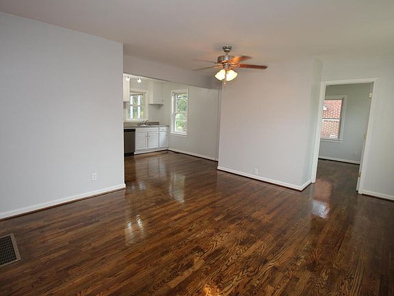 5th image of 928 Curtis Ave NW