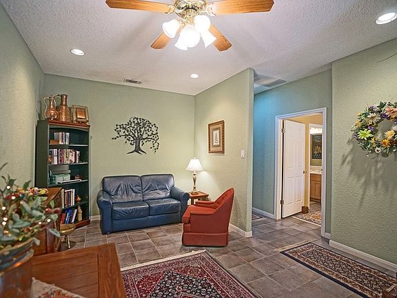 4th image of 108 Oakwell Farms Pkwy