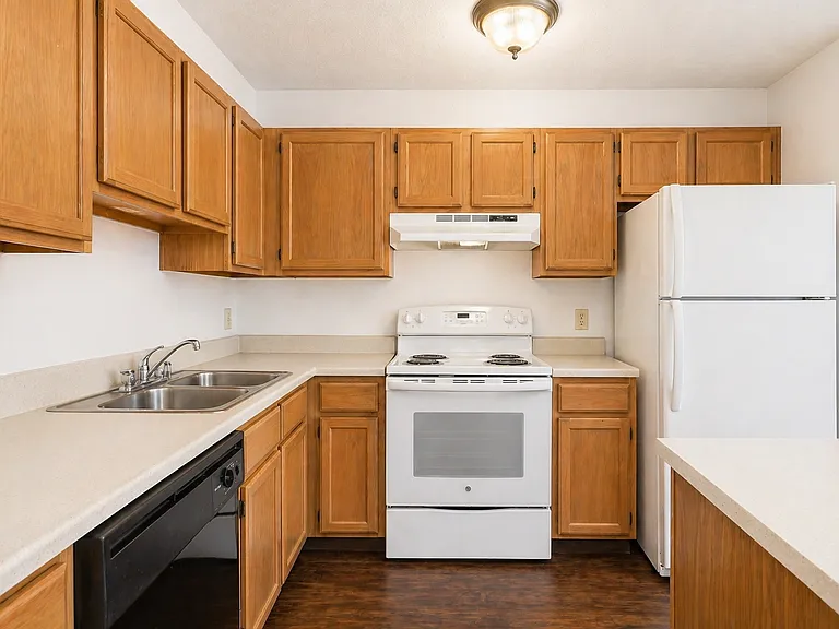 The Gables Apartments — Photo 17