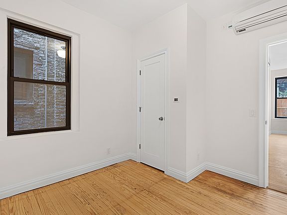 4th image of 302 E 12th St APT 3