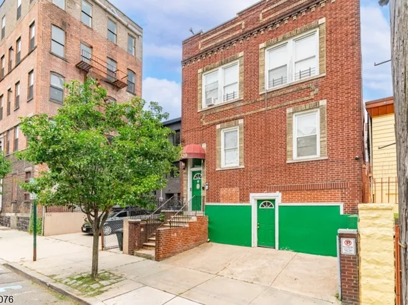 320 7Th St, Union City, NJ 07087