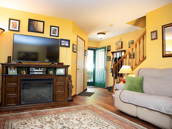 5th image of 76 Montcalm Ave