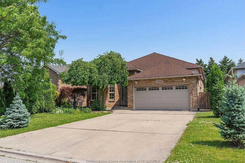 4 bed, $3,000 — Photo 2