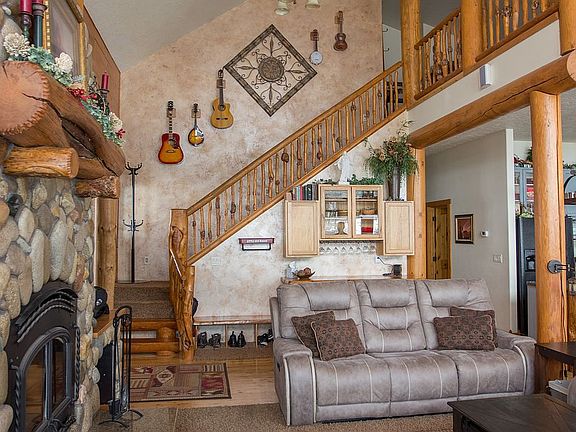 5th image of 10 Creekside Ct
