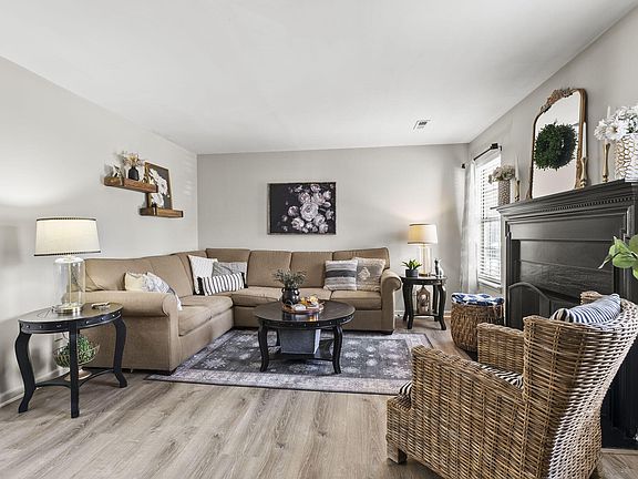5th image of 3175 Kirklevington Dr #255