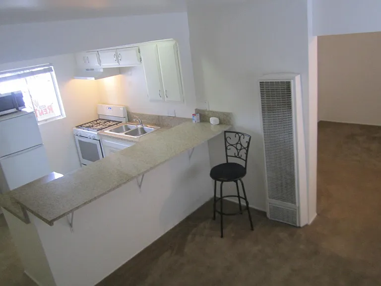 320 Wall St — Photo 11